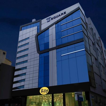 Itsy Hotels N Square Віджаявада Екстер'єр фото